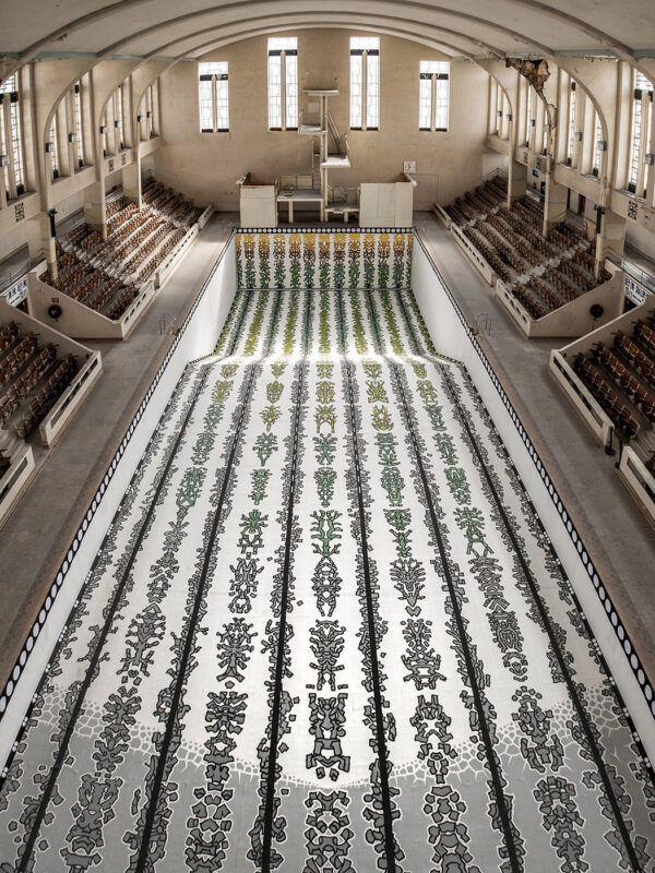 'Divers', an installation by Tod Hanson