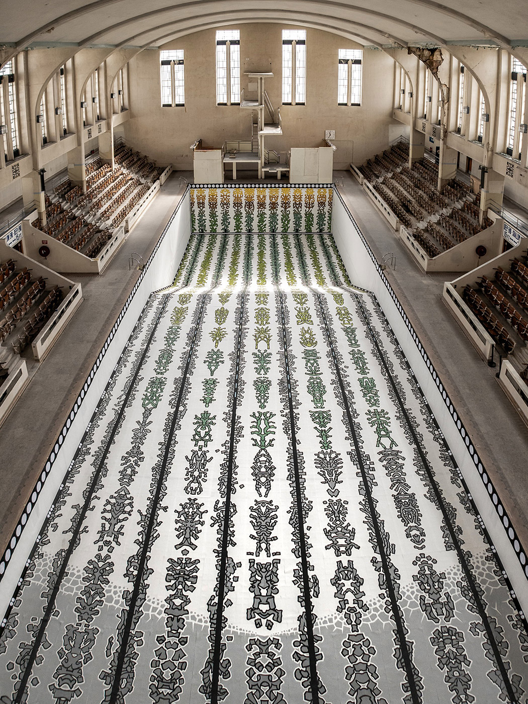 'Divers', an installation by Tod Hanson